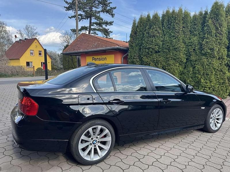 Gebraucht BMW 325 218 PS (160 kW) 2009 Schwarz ii Limousine
