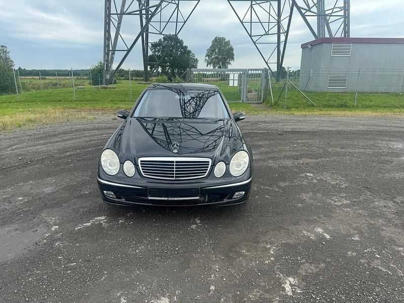 Schwarz Gebraucht 2004 Mercedes 280 Limousine | 2.500 € - Bild 1/4