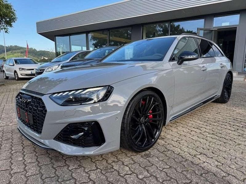 Nardograu Gebraucht 2023 Audi RS4 Kombi | 69.900 € (Guter Preis) - Bild 1/4