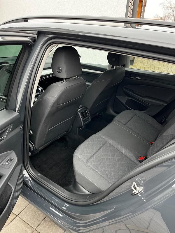 Gebraucht VW Golf VIII 116 PS (85 kW) 2022 Grau Kombi