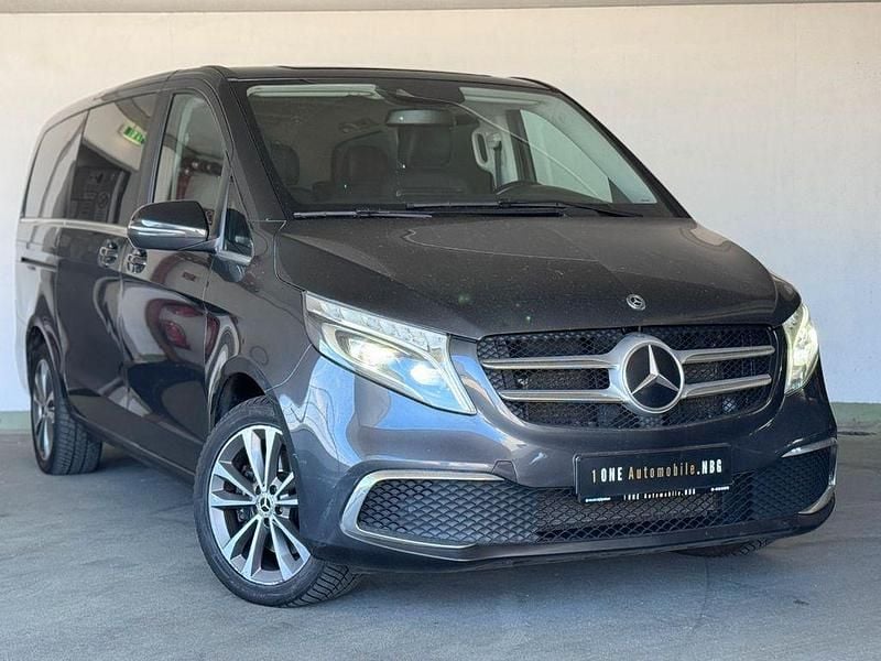 Grau Gebraucht 2020 Mercedes 300 Avantgarde Van / Kleinbus | 36.900 € - Bild 1/4