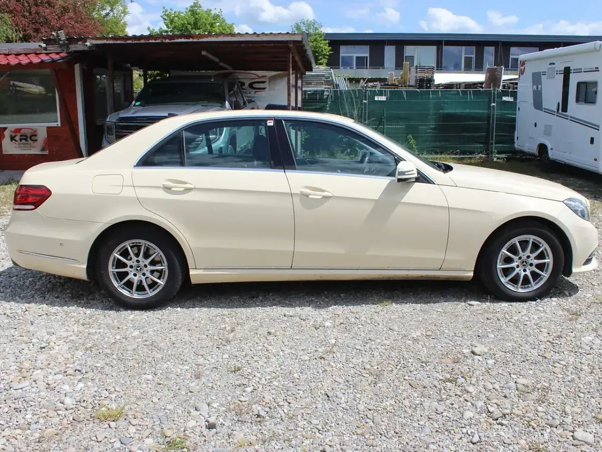 Second-hand Mercedes E200 136 CP (100 kW) 2014 Alb Berlinǎ