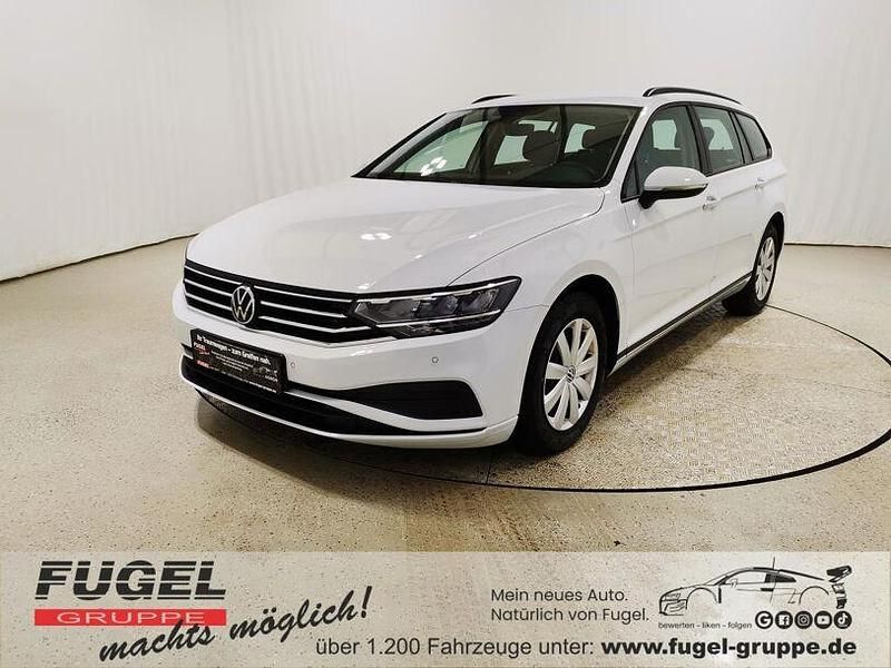 Gebraucht VW Passat Conceptline 150 PS (110 kW) 2022 Gletscherweiß metallic Kombi