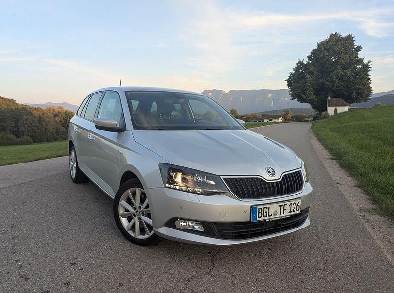 Silber Gebraucht 2018 Skoda Fabia Clever Kombi | 8.650 € (Guter Preis) - Bild 1/4