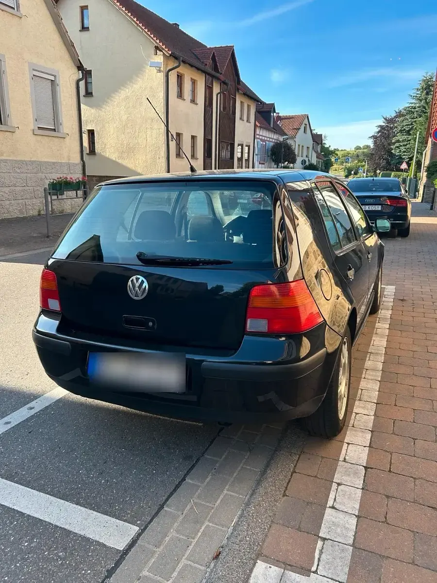 Gebraucht VW Golf IV 75 PS (55 kW) 2000 Schwarz Kleinwagen