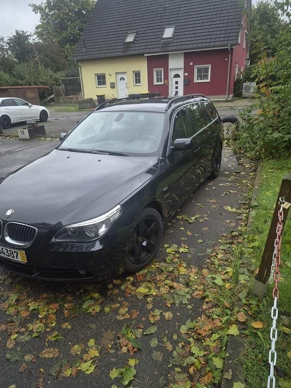 Schwarz Gebraucht 2007 BMW 530 Kombi | 3.500 € (Guter Preis) - Bild 1/4