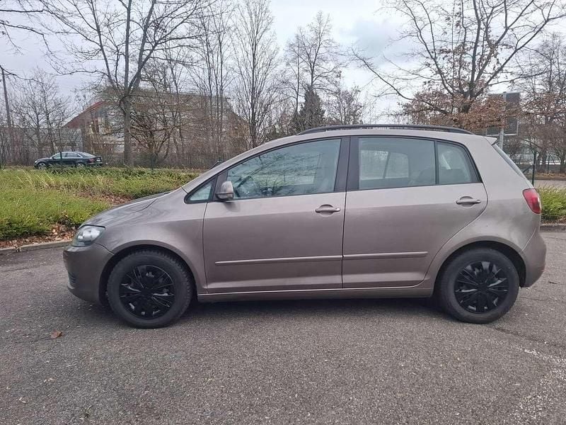 Gebraucht VW Golf VII Trendline 105 PS (77 kW) 2012 Kaschmirbraun metallic Kleinwagen