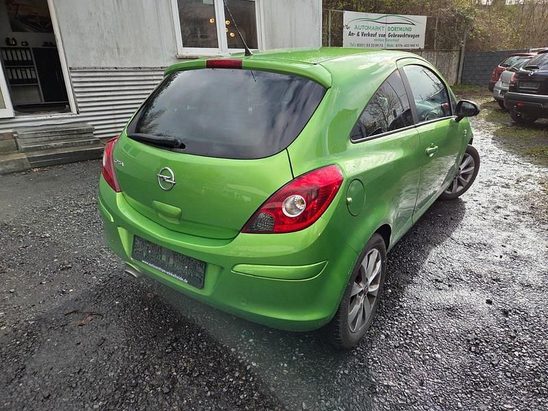 Gebraucht Opel Corsa 69 PS (50 kW) 2014 Grün Kleinwagen