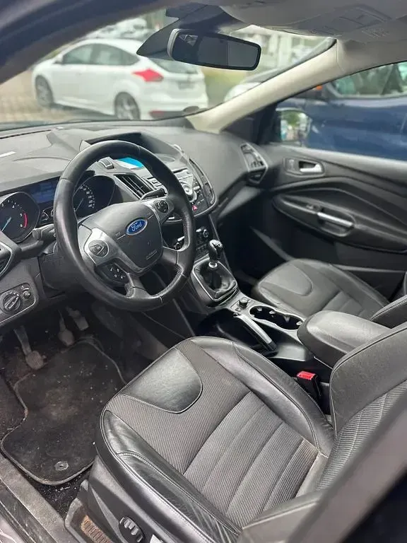 Gebraucht Ford Kuga Titanium 140 PS (102 kW) 2014 Pantherschwarz metallic SUV