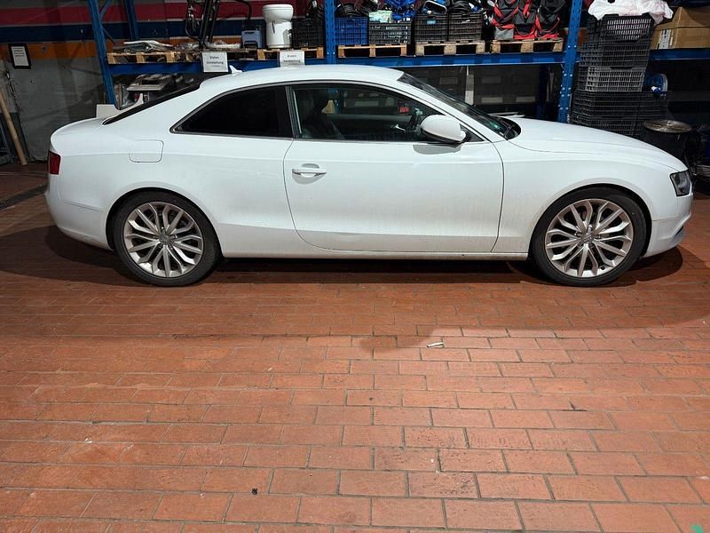 Weiß Gebraucht 2014 Audi A5 Comfort Coupé | 15.700 € (Guter Preis) - Bild 1/4
