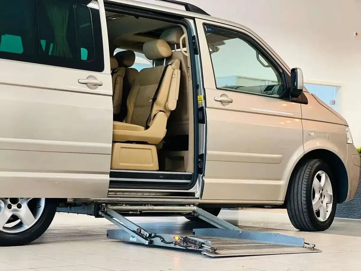Gebraucht VW Multivan Highline 156 PS (114 kW) 2006 Gold Van / Kleinbus