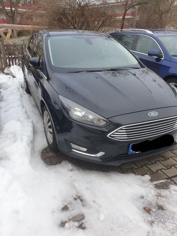 Gebraucht Ford Focus Titanium 125 PS (91 kW) 2015 Schwarz Limousine