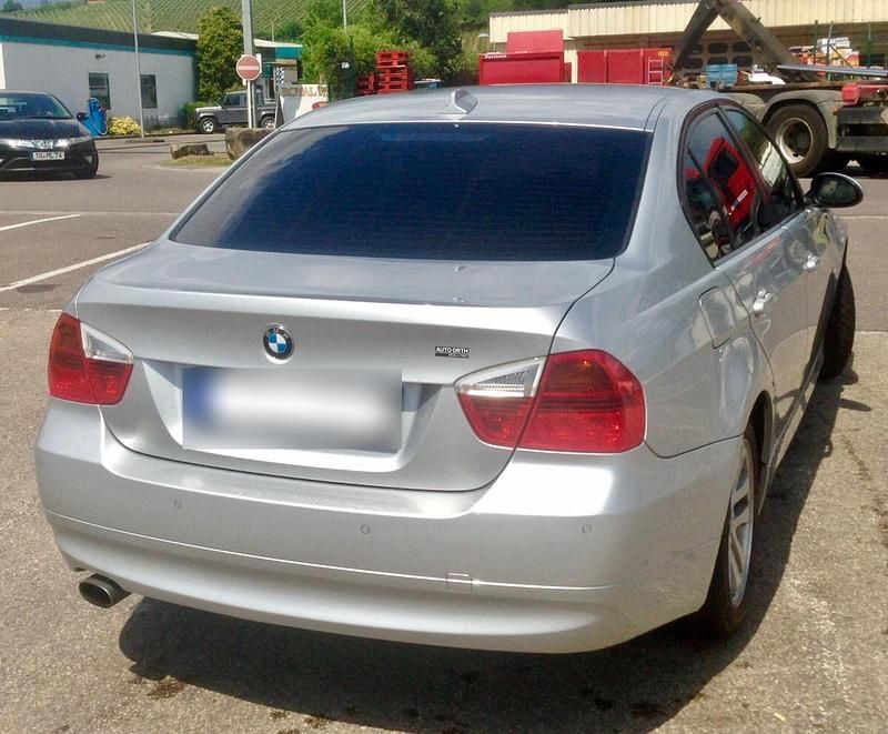 Gebraucht BMW 320 170 PS (125 kW) 2007 Silber Limousine