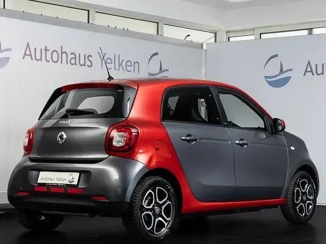 Usata Smart ForFour 90 CV (66 kW) 2016 Rosso Utilitaria