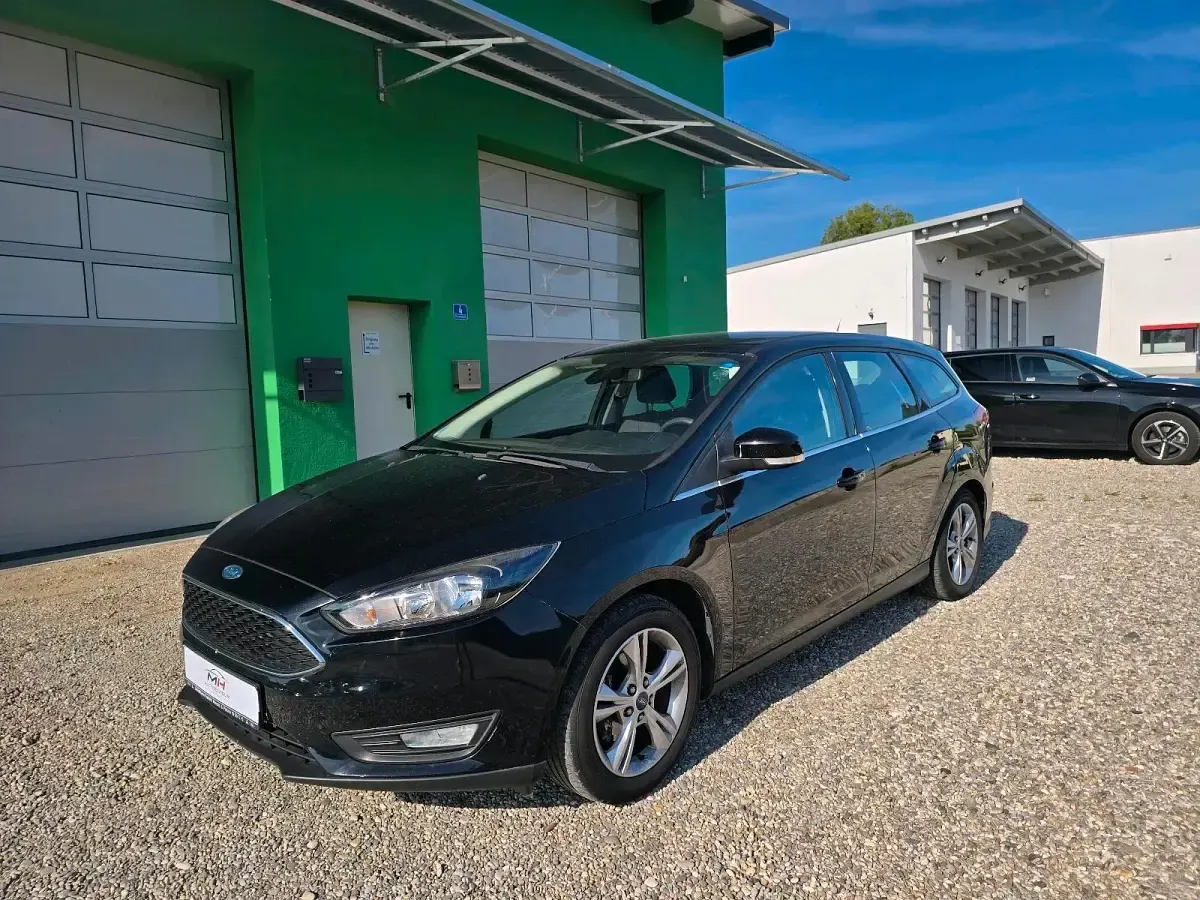 Gebraucht Ford Focus 101 PS (74 kW) 2016 Schwarz Kombi