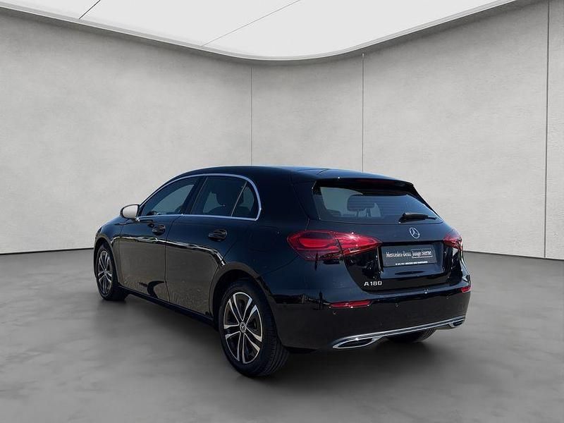 Gebraucht Mercedes A180 Advanced 136 PS (100 kW) 2025 Schwarz Limousine