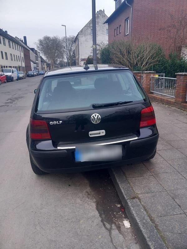 Gebraucht VW Golf IV 75 PS (55 kW) 2001 Schwarz Kleinwagen