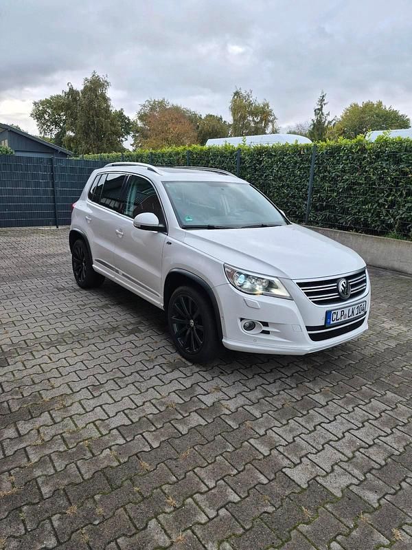 Weiß Gebraucht 2011 VW Tiguan R-line SUV | 10.999 € (Teuer) - Bild 1/4