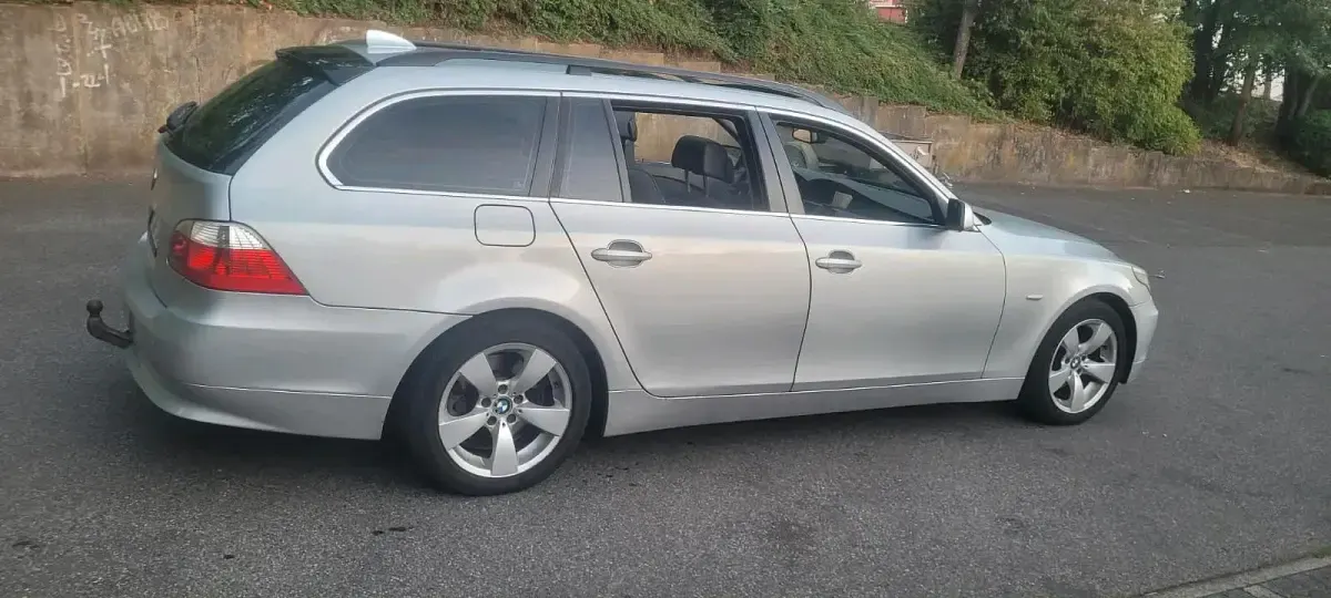 Gebraucht BMW 530 231 PS (169 kW) 2007 Silber Kombi