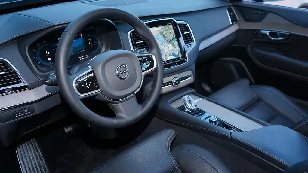 Gebraucht Volvo XC90 455 PS (334 kW) 2023 Denim blue (metallic) SUV