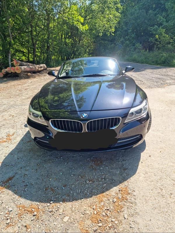 Schwarz Gebraucht 2016 BMW Z4 Comfort Edition Cabrio | 25.500 € - Bild 1/4