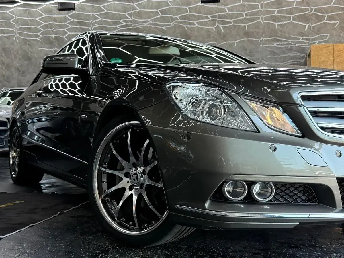 Gebraucht Mercedes E250 204 PS (150 kW) 2010 Grau Coupé