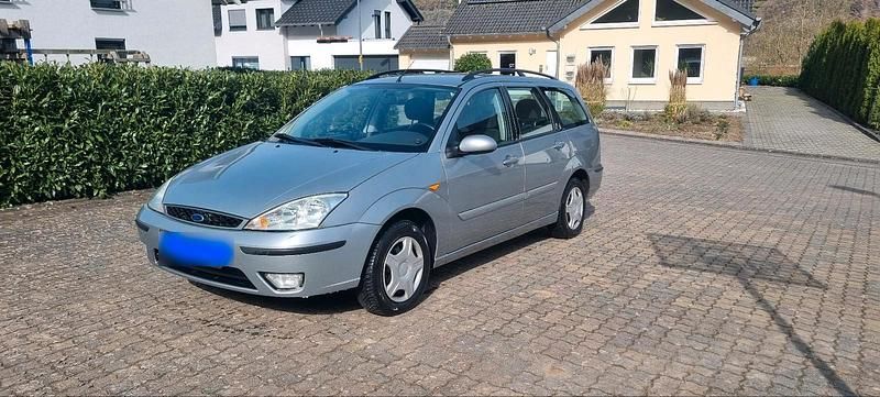 Gebraucht Ford Focus Ghia 116 PS (85 kW) 2003 Silber Kombi