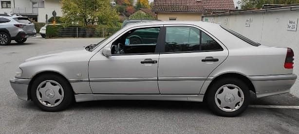 Gebraucht Mercedes C180 122 PS (89 kW) 2000 Grau Limousine