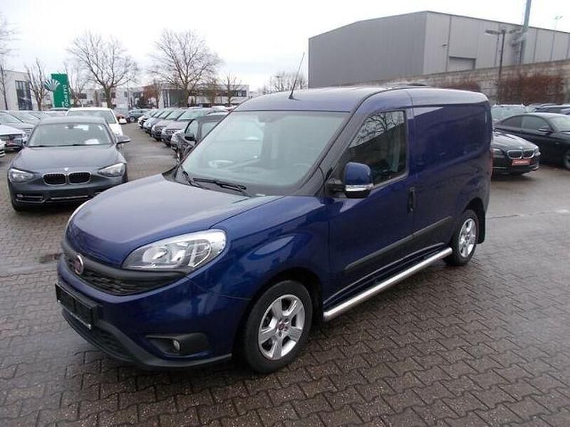 Gebraucht Fiat Doblò 95 PS (69 kW) 2017 Blau Van / Kleinbus