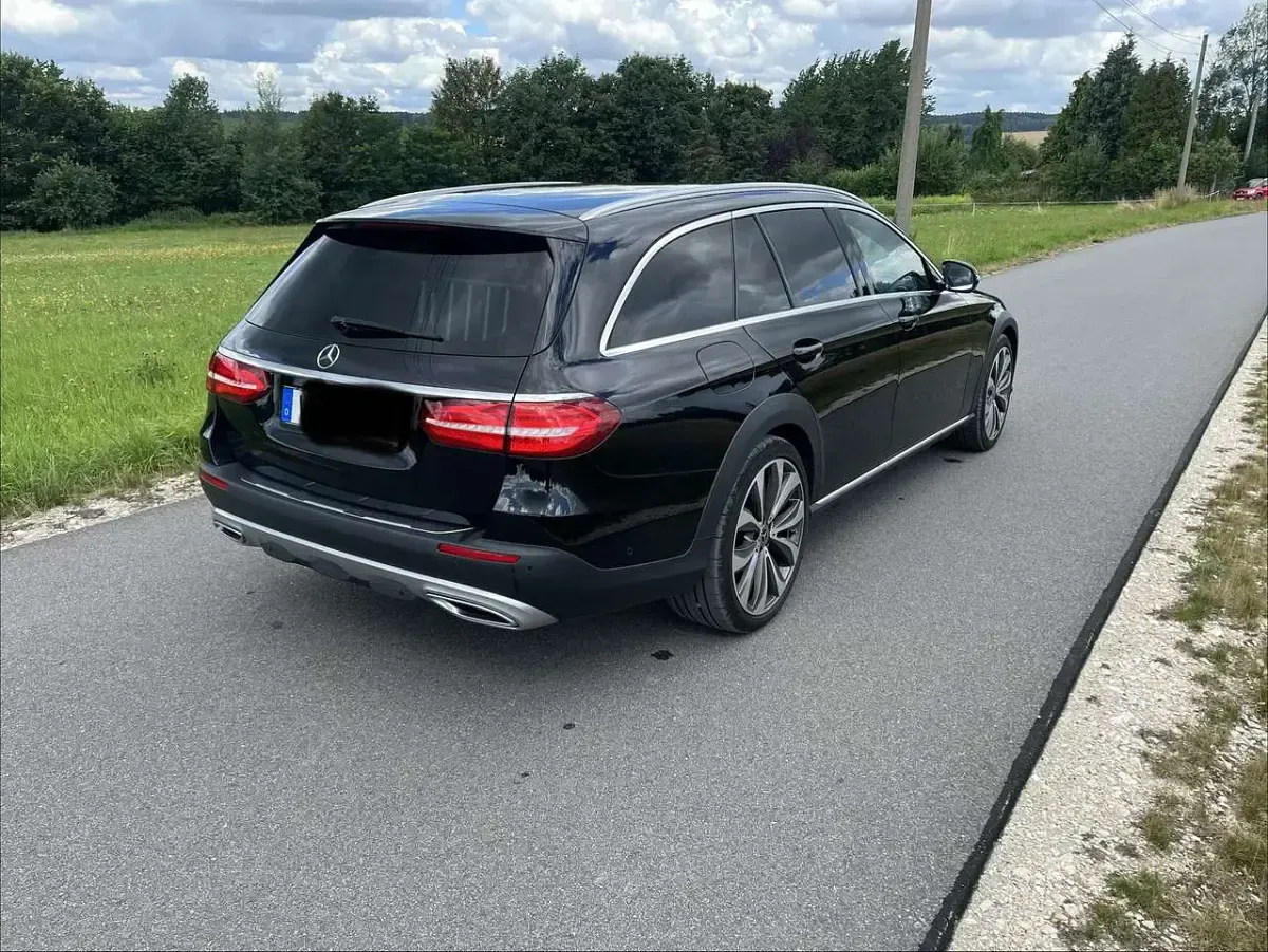 Gebraucht Mercedes E220 All-Terrain Avantgarde 194 PS (142 kW) 2018 Kombi