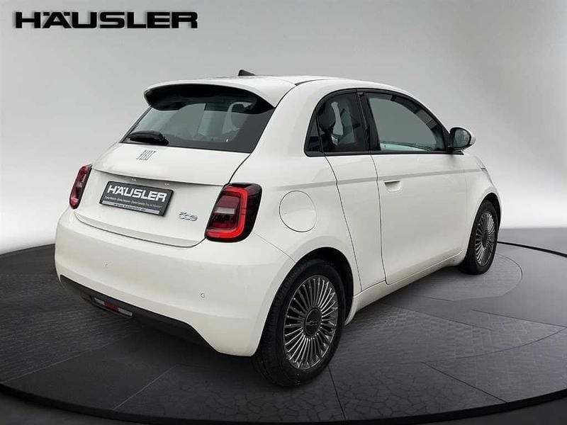 Gebraucht Fiat 500e Icon 86 kW (118 PS) 2021 Weiß Kleinwagen