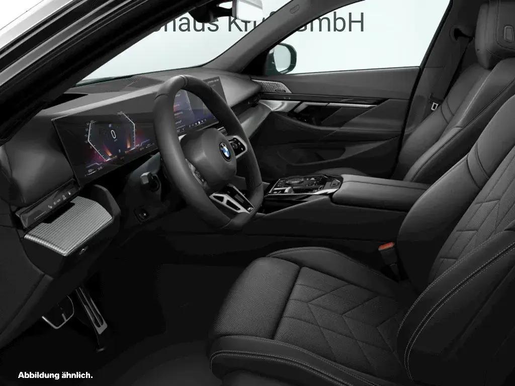 Gebraucht BMW 540 M Sport 303 PS (222 kW) 2025 Saphirschwarz Kombi