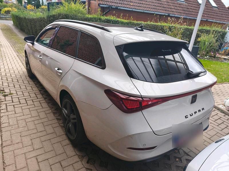 Second-hand Cupra Leon 245 CP (180 kW) 2021 Alb Break