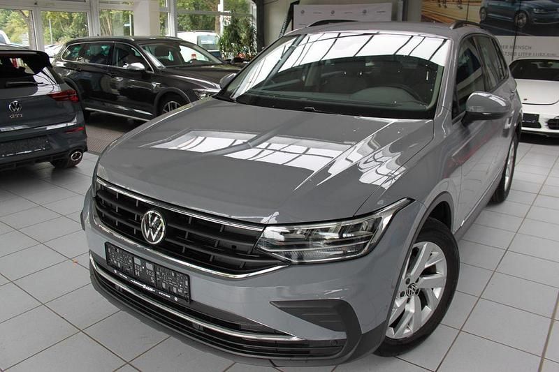 Grau Gebraucht 2022 VW Tiguan SUV | 27.990 € (Fairer Preis) - Bild 1/4