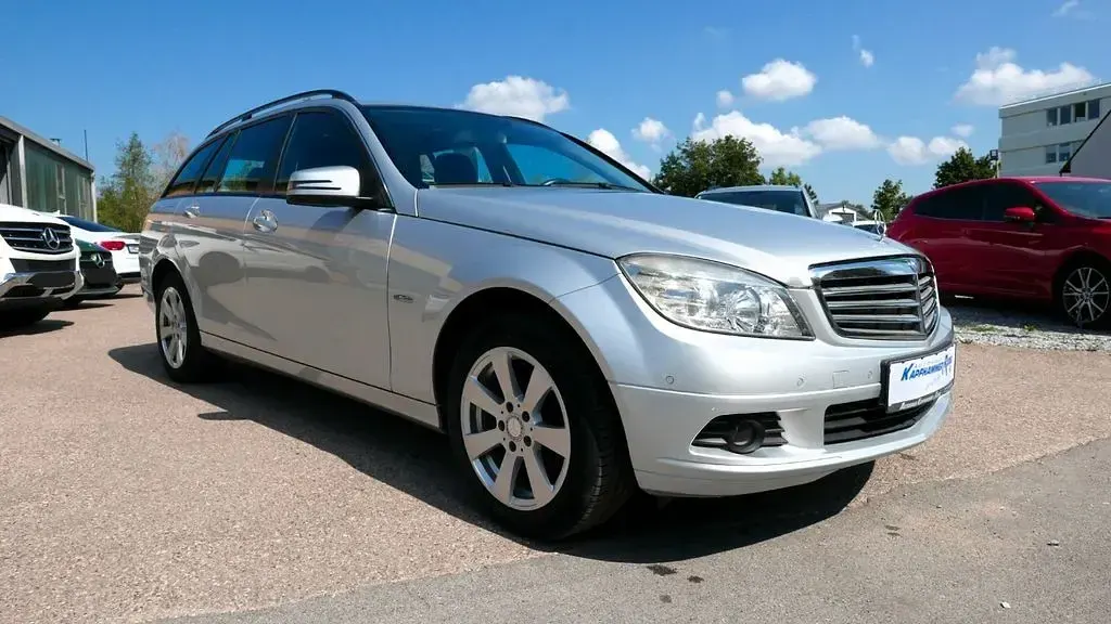 Gebraucht Mercedes C180 156 PS (114 kW) 2009 Silber Limousine