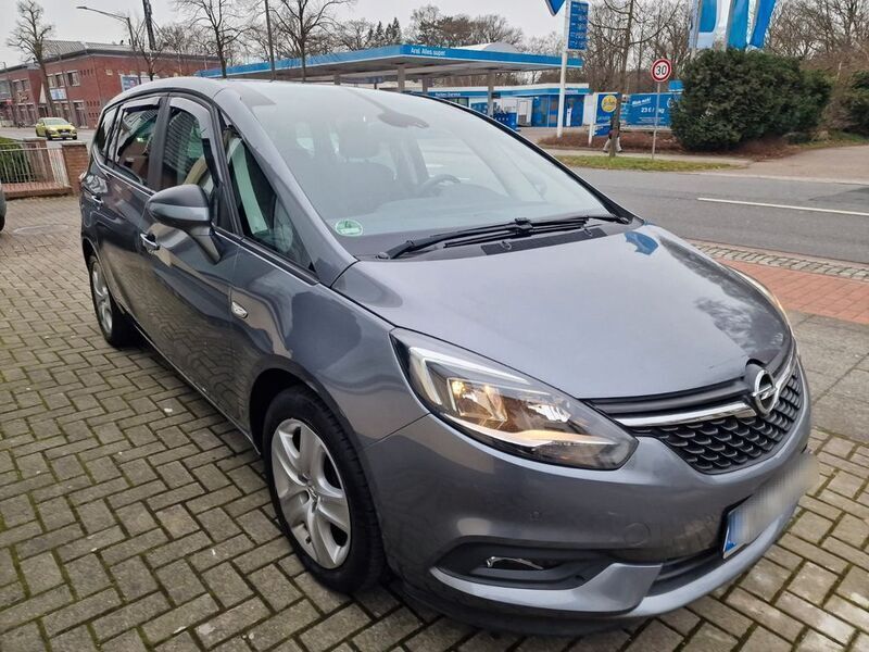 Grau Gebraucht 2018 Opel Zafira Tourer Van / Kleinbus | 11.500 € (Guter Preis) - Bild 1/4