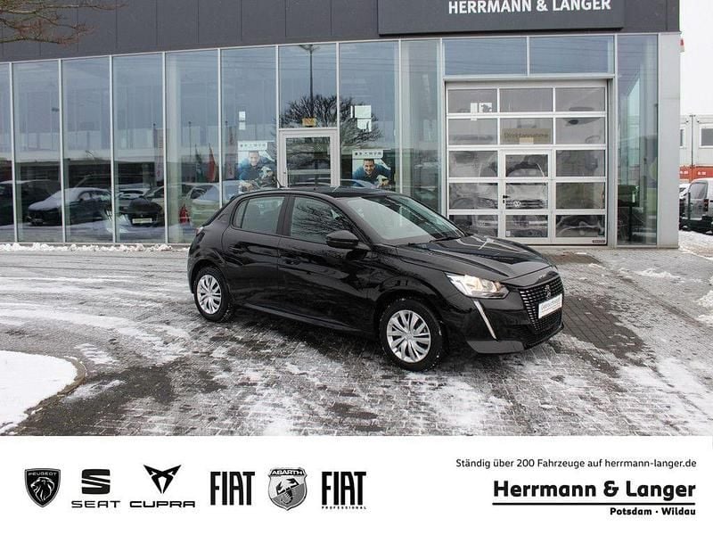 Schwarz / perla nera schwarz (metallic) Gebraucht 2021 Peugeot 208 Active Kleinwagen | 10.991 € (Superpreis) - Bild 1/4