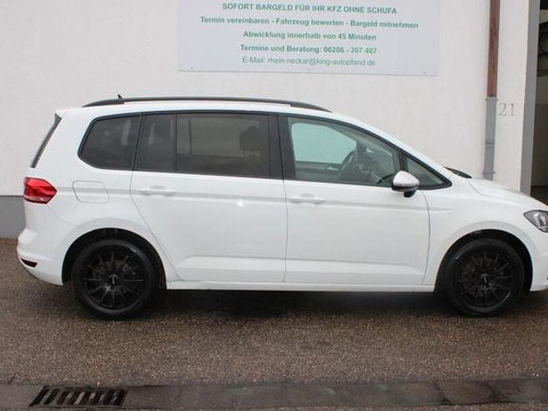 Gebraucht VW Touran Comfortline 150 PS (110 kW) 2022 Pure white Van / Kleinbus