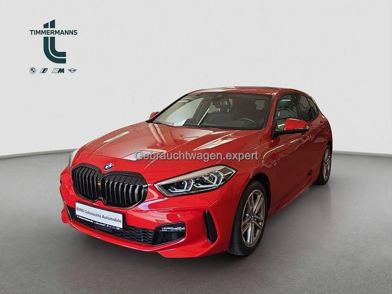 Melbourne rot (metallic) Gebraucht 2022 BMW 120 M Sport Kleinwagen | 28.450 € (Fairer Preis) - Bild 1/4