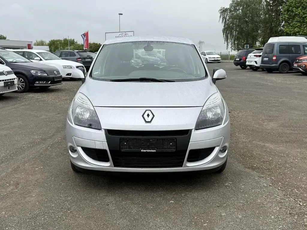 Gebraucht Renault Scénic Expression 106 PS (77 kW) 2010 Silber Van / Kleinbus