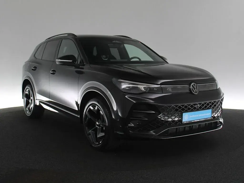 Second-hand VW Tiguan R-line 193 CP (141 kW) 2024 Negru SUV