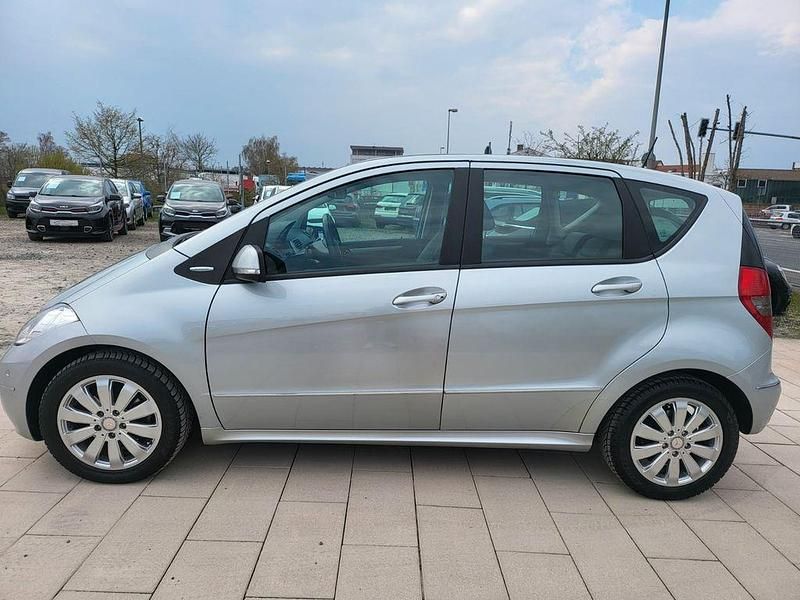 Gebraucht Mercedes A180 116 PS (85 kW) 2010 Silber Limousine