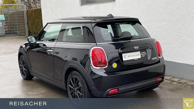 Gebraucht Mini Cooper SE Classic 135 kW (184 PS) 2023 Schwarz Kleinwagen