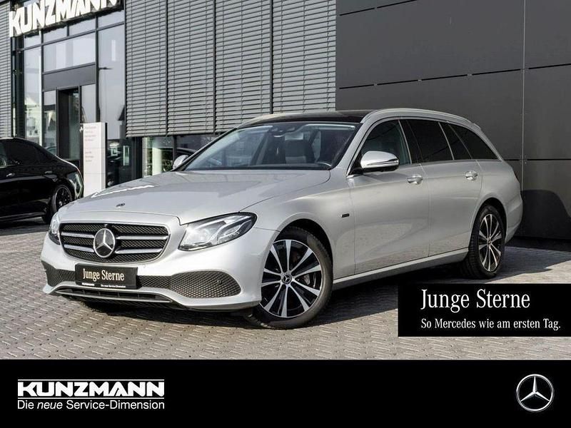 Iridiumsilber metallic Gebraucht 2020 Mercedes E300 Avantgarde Kombi | 26.160 € (Fairer Preis) - Bild 1/4