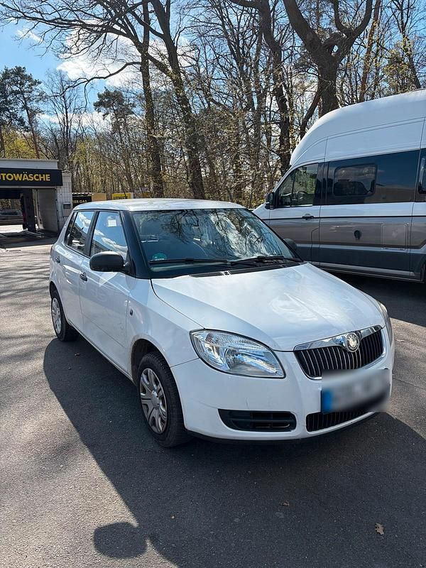 Gebraucht Skoda Fabia 69 PS (50 kW) 2010 Weiß Kleinwagen