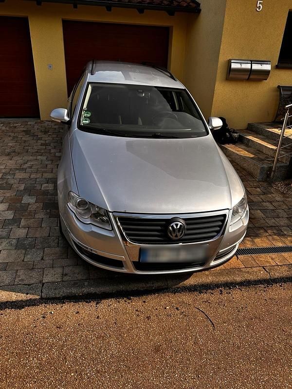 Silber Gebraucht 2007 VW Passat Kombi | 3.200 € (Etwas zu teuer) - Bild 1/4