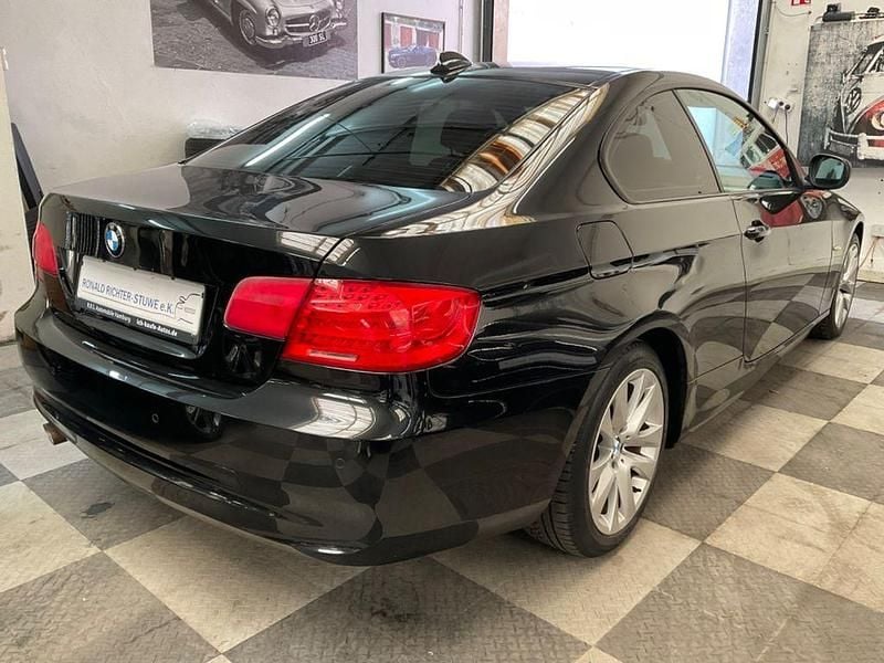 Gebraucht BMW 320 Sport Line 184 PS (135 kW) 2013 Schwarz Coupé