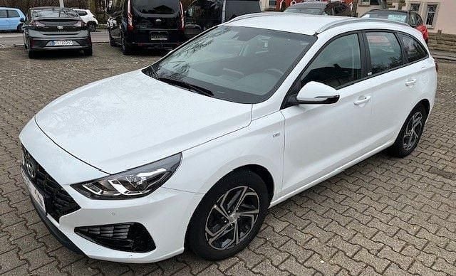 Gebraucht Hyundai i30 Trend 159 PS (116 kW) 2021 Weiß Kombi