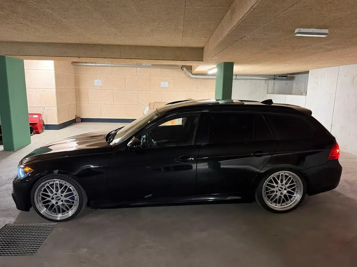 Gebraucht BMW 325 500 PS (367 kW) 2010 Schwarz Kombi