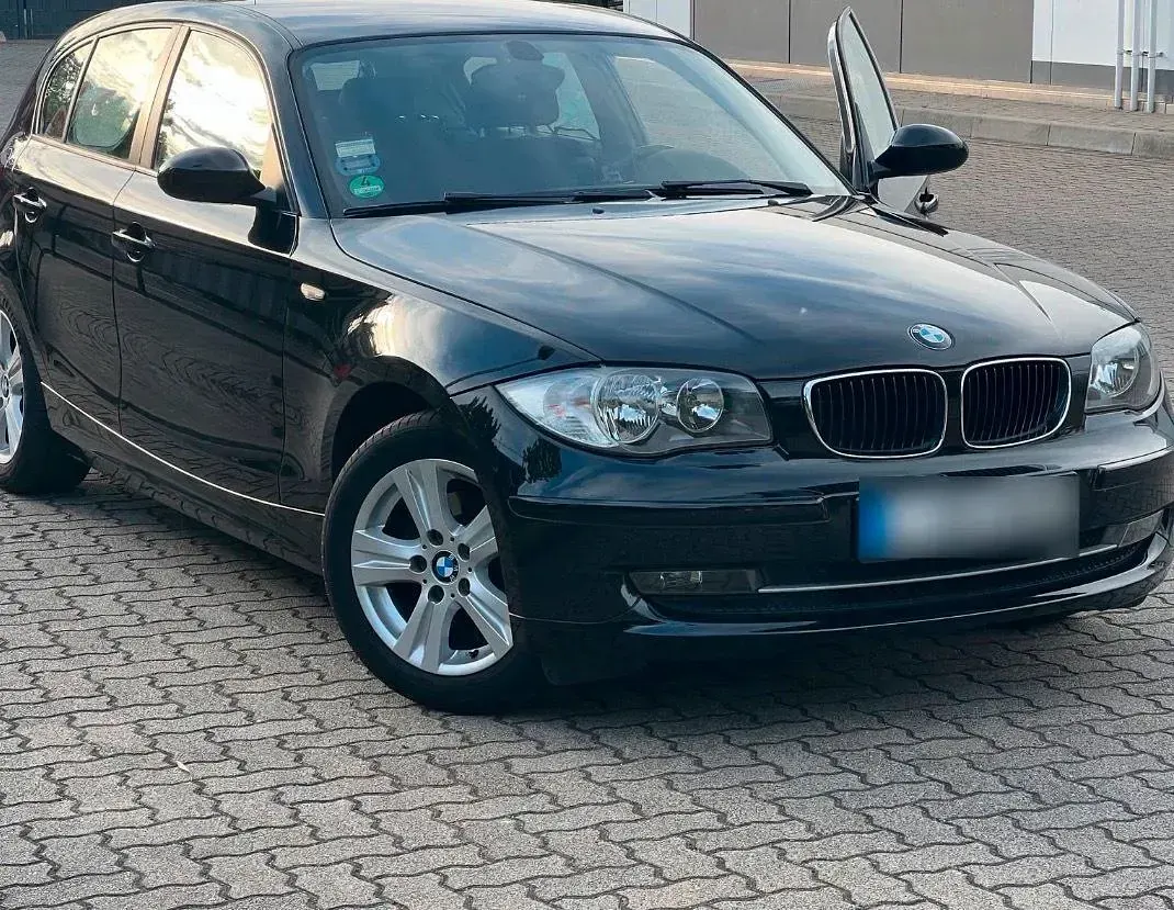 Gebraucht BMW 116 122 PS (89 kW) 2008 Schwarz Kleinwagen